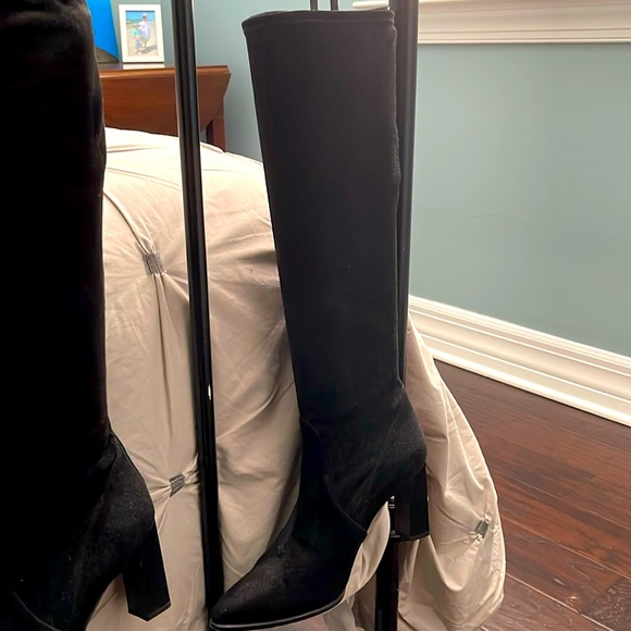 Stylish Dress Boots - Picture 4 of 6